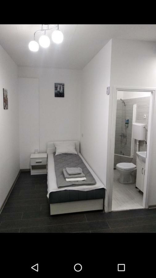 Apartmani Pinokio Ni Eksteriør bilde