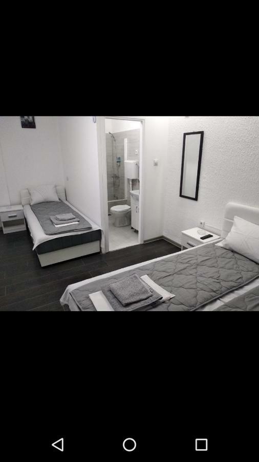 Apartmani Pinokio Ni Eksteriør bilde