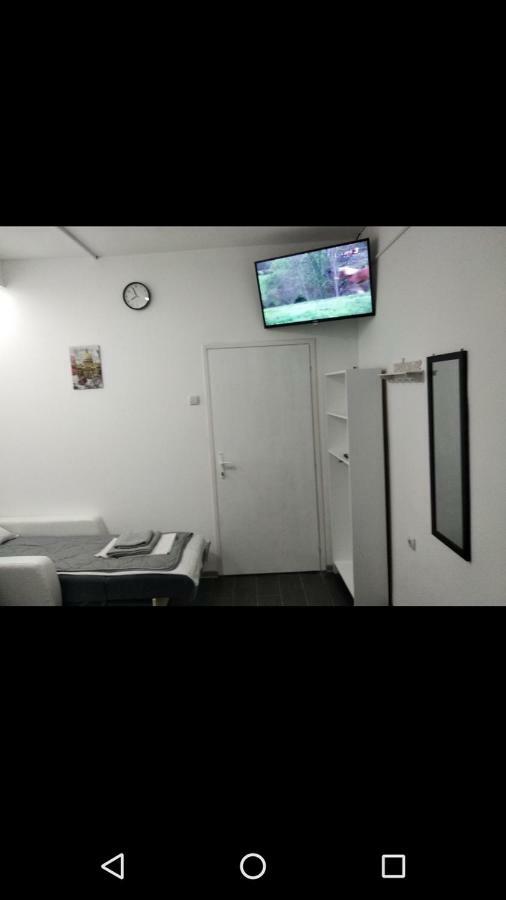 Apartmani Pinokio Ni Eksteriør bilde