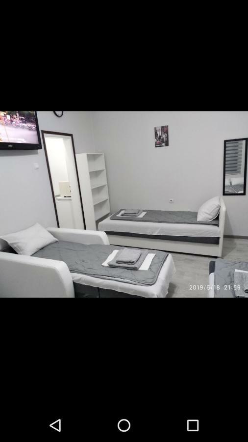 Apartmani Pinokio Ni Eksteriør bilde