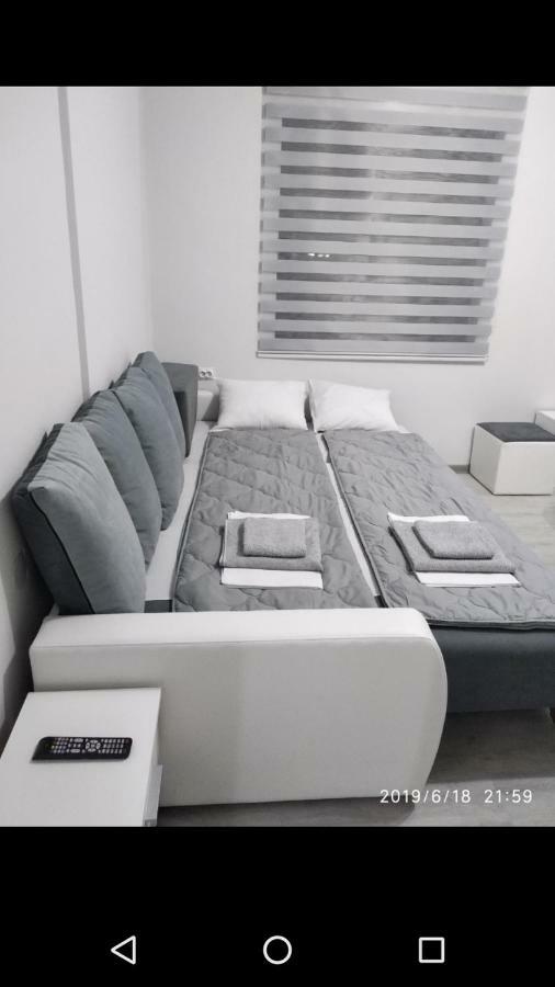 Apartmani Pinokio Ni Eksteriør bilde