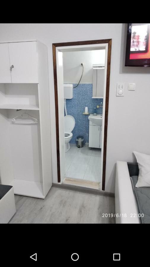 Apartmani Pinokio Ni Eksteriør bilde