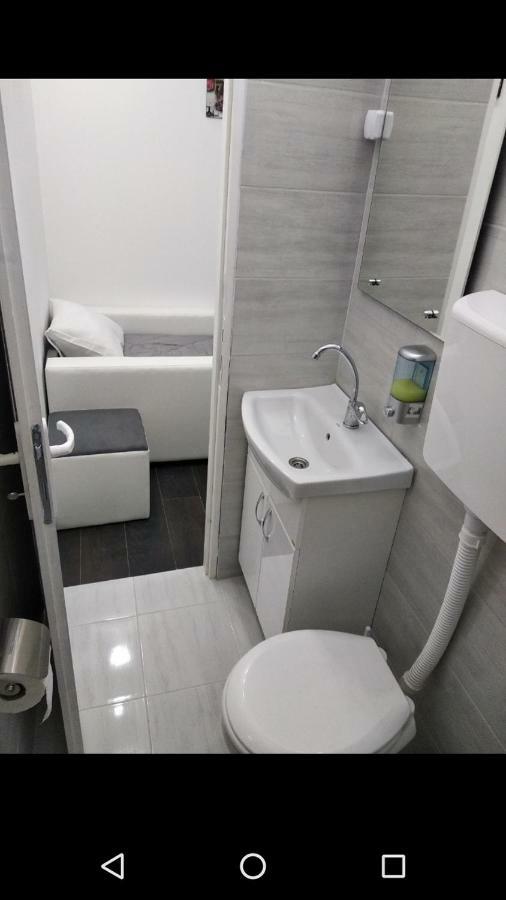 Apartmani Pinokio Ni Eksteriør bilde