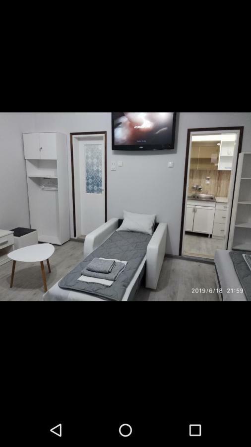 Apartmani Pinokio Ni Eksteriør bilde